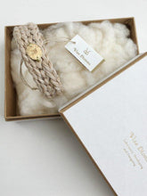 Load images into the gallery viewer,Anne number of OMEKASHI Jute Knit Bangle VB 313332