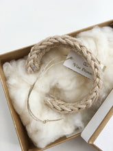 Load images into the gallery viewer,Anne number of OMEKASHI Jute Knit Bangle VB 313332