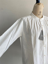 画像をギャラリービューアに読み込む, Anne number of 8 「1.5cm首が長く見えるシャツ」 by ASHUHARI AS-037/shfy