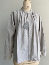 画像をギャラリービューアに読み込む, Anne number of 8 「1.5cm首が長く見えるシャツ」 by ASHUHARI AS-037/shfy