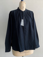 画像をギャラリービューアに読み込む, Anne number of 8 「1.5cm首が長く見えるシャツ」 by ASHUHARI AS-037/shfy