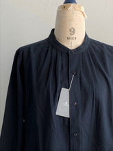 画像をギャラリービューアに読み込む, Anne number of 8 「1.5cm首が長く見えるシャツ」 by ASHUHARI AS-037/shfy