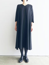 画像をギャラリービューアに読み込む, Anne number of OMEKASHI ウールトロピカルVネックフレアドレス SARAHWEAR C71014/shfy