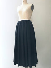 Load images into the gallery viewer,Anne number of OMEKASHI Wool Tropical Tuck Skirt SARAHWEAR C21558