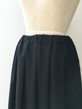 Load images into the gallery viewer,Anne number of OMEKASHI Wool Tropical Tuck Skirt SARAHWEAR C21558