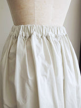 画像をギャラリービューアに読み込む, Anne number of 16 おさまりが良いギャザースカート by vickey'72