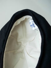 画像をギャラリービューアに読み込む, Anne number of 21「あの、ベレー帽」ブラック  by YARMO