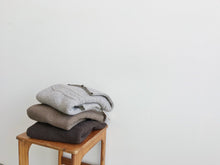 画像をギャラリービューアに読み込む, Anne number of 18「2018Ver.のニット」by FACTORY