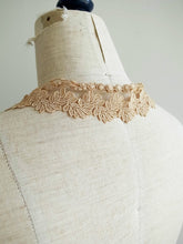 Load images into the gallery viewer,Anne number of OMEKASHI 21 Botanical Dyed Lace Collar by Vlas Blomme/shfy