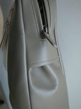 画像をギャラリービューアに読み込む, Anne number of OMEKASHI ボストンバッグ by ANVOCOEUR  AC19402