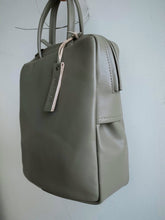 画像をギャラリービューアに読み込む, Anne number of OMEKASHI ボストンバッグ by ANVOCOEUR  AC19402