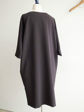 Load images into the gallery viewer,Anne number of OMEKASHI Cocoon dress TRAVAIL MANUEL TM3002-192