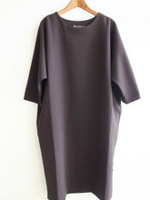 Load images into the gallery viewer,Anne number of OMEKASHI Cocoon dress TRAVAIL MANUEL TM3002-192