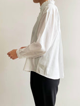 画像をギャラリービューアに読み込む, Anne number of OMEKASHI コットンサテンブラウス tumugu TB19435
