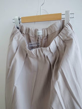 Load images into the gallery viewer,Anne number of OMEKASHI Spima Cotton Tencel Pants tumugu TB19434