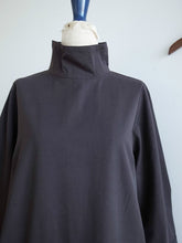 Load images into the gallery viewer,Anne number of OMEKASHI Spima Cotton Tencel 2way Neck Dress tumugu TB19433/shfy