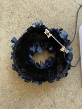 Load images into the gallery viewer,Anne number of OMEKASHI brooch tumugu TA-20101