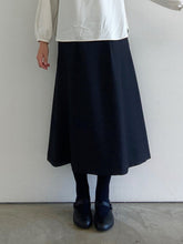 Load images into the gallery viewer,Anne number of OMEKASHI"Skirt that looks neat"by ina