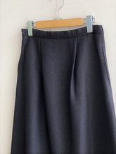 Load images into the gallery viewer,Anne number of OMEKASHI"Skirt that looks neat"by ina