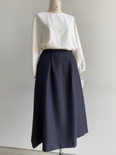 Load images into the gallery viewer,Anne number of OMEKASHI"Skirt that looks neat"by ina