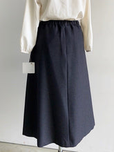 Load images into the gallery viewer,Anne number of OMEKASHI"Skirt that looks neat"by ina