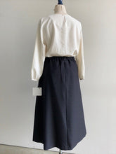Load images into the gallery viewer,Anne number of OMEKASHI"Skirt that looks neat"by ina