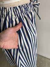 画像をギャラリービューアに読み込む, Anne number of 「しばらくぶりのストライプスカート」by BLUELAKE MARKET B-369002/shfy