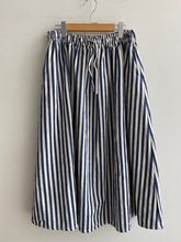 画像をギャラリービューアに読み込む, Anne number of 「しばらくぶりのストライプスカート」by BLUELAKE MARKET B-369002/shfy