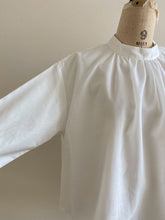 画像をギャラリービューアに読み込む, Anne number of OMEKASHI コットンハイネックプルオーバーブラウス by tumugu TB20436/shfy